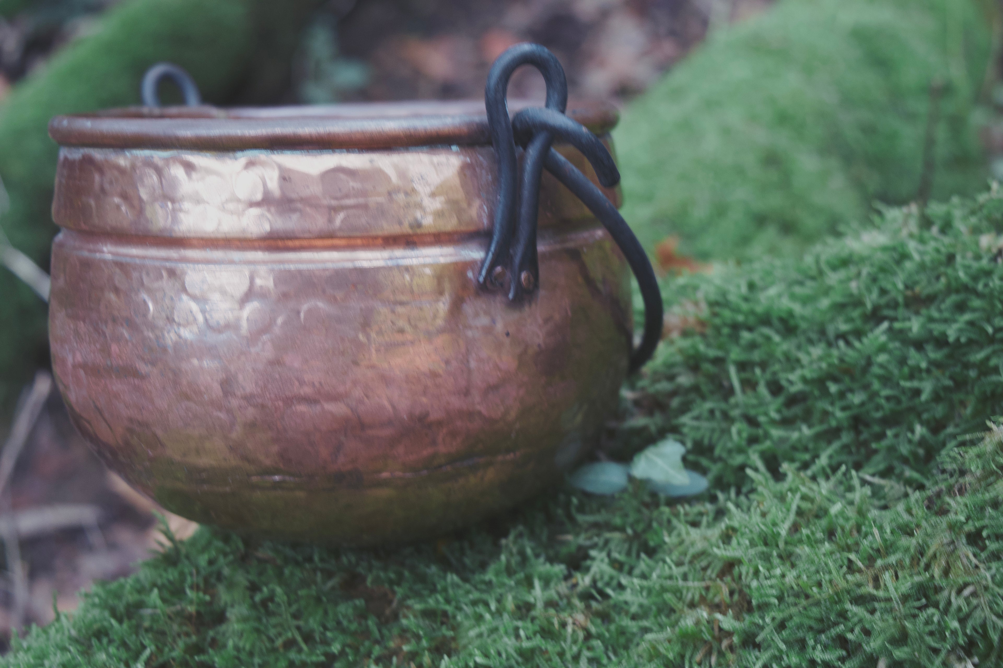 Antique-Style French Copper Hanging Cauldron — Mid-Sized, Hammered, Classic Occult Vessel