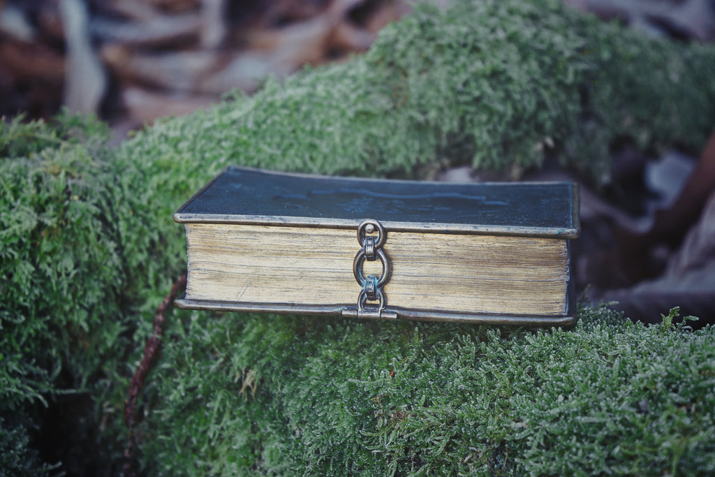 Recueil Sacré: Libellus Precum Reliquary Casket Book with St. Peter’s Keys
