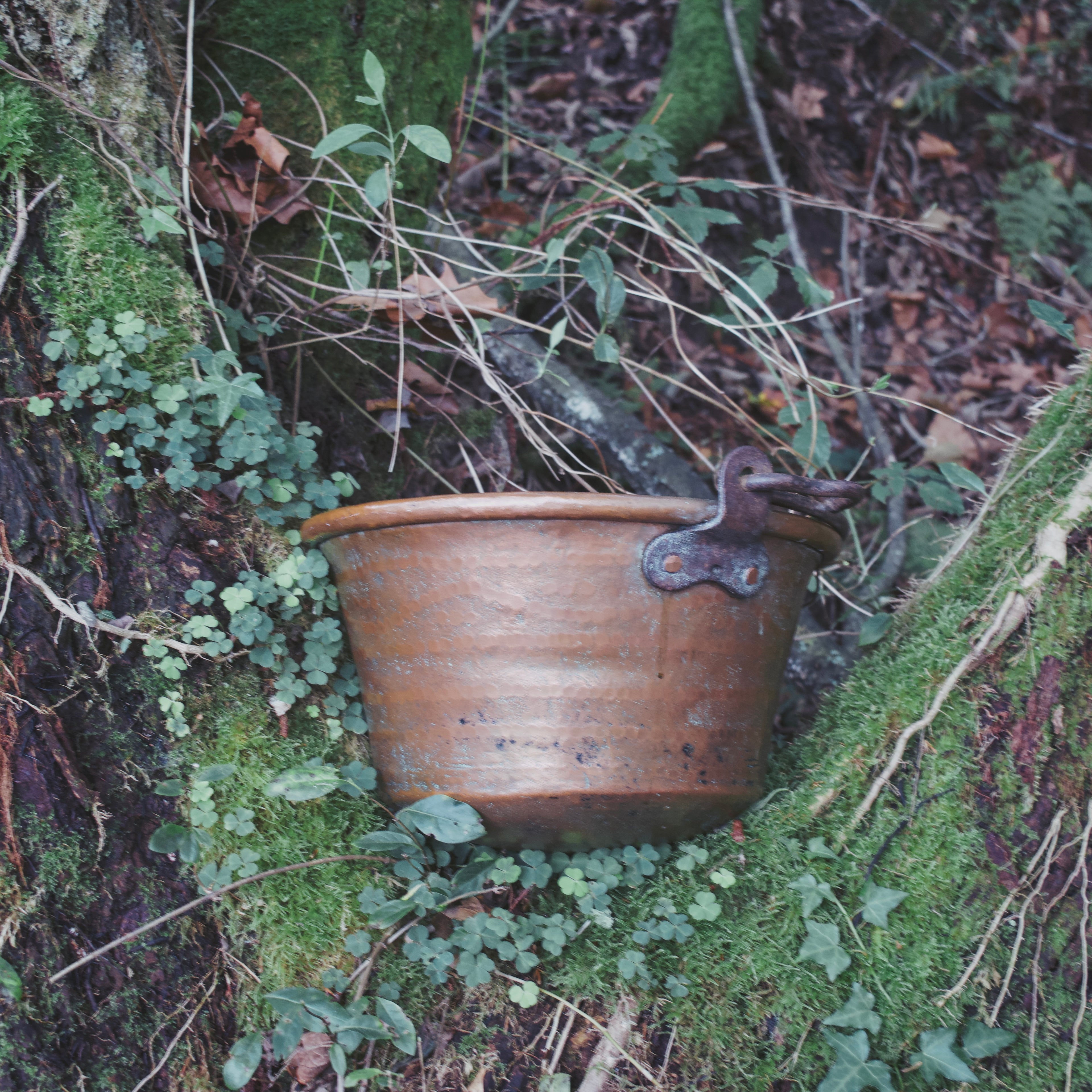 19th-Century French Hand-Forged Copper Hanging Cauldron — Heavy-Gauge, Hammered, and Born of the Old World Hearth