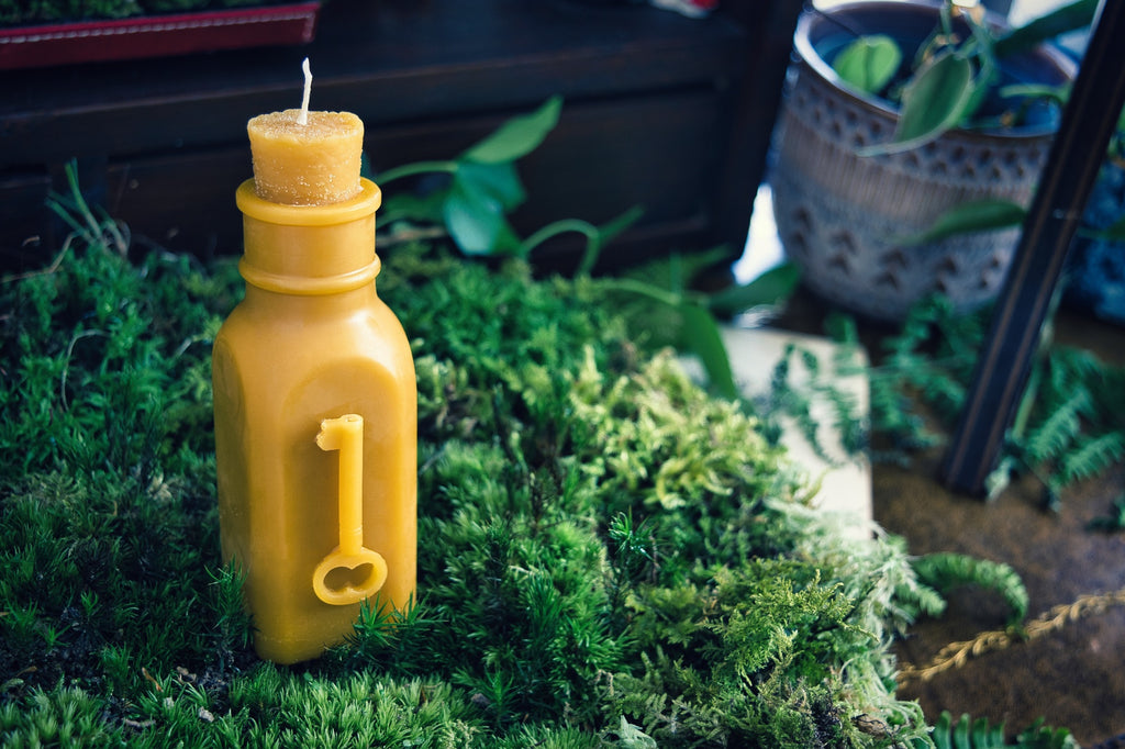 Medium Honeyjar with Skeleton Key
