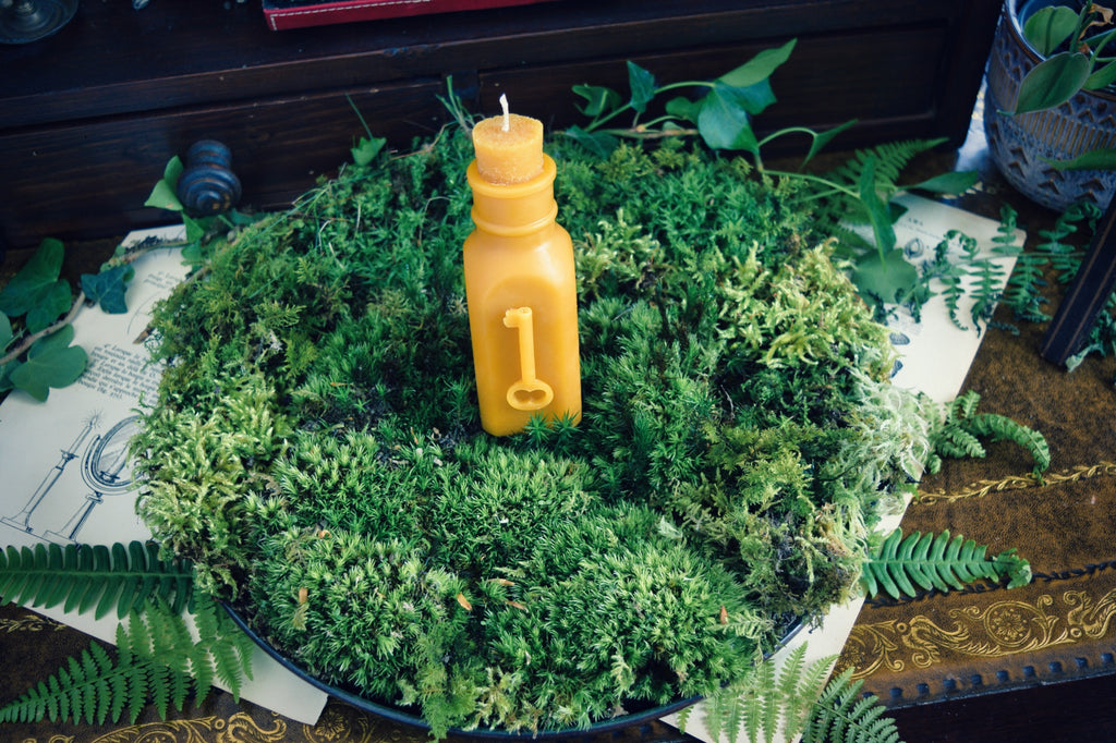 Medium Honeyjar with Skeleton Key