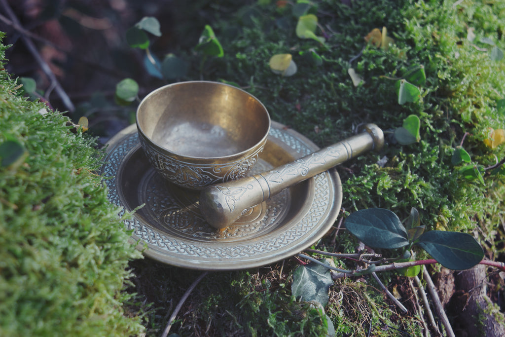 Persian Engraved Bronze Ritual Mortar & Pestle – Palm-Sized Mystical Relic