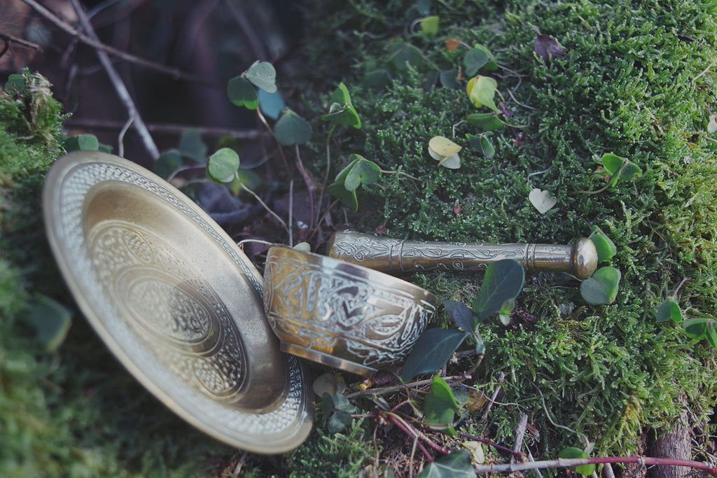 Persian Engraved Bronze Ritual Mortar & Pestle – Palm-Sized Mystical Relic