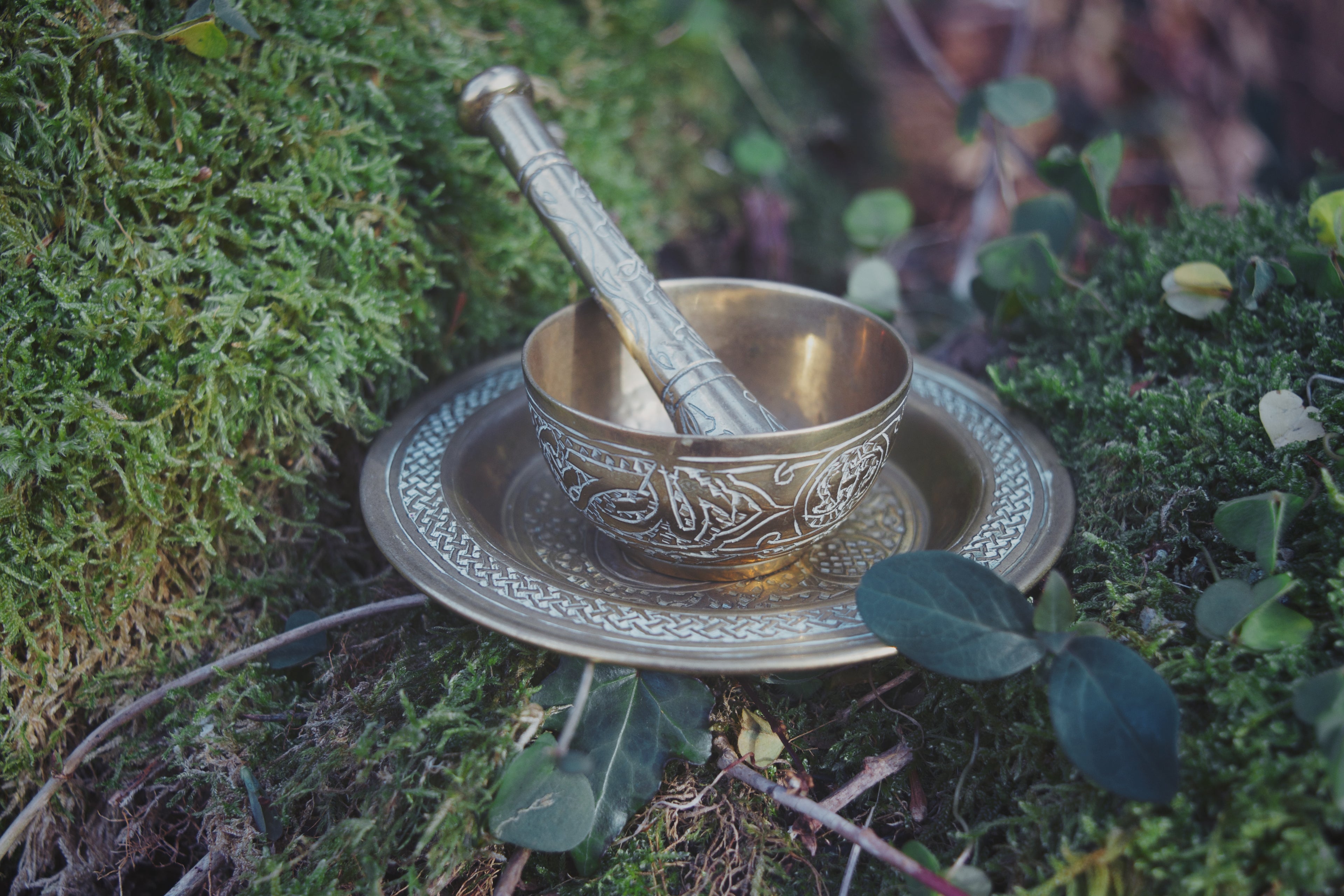Persian Engraved Bronze Ritual Mortar & Pestle – Palm-Sized Mystical Relic