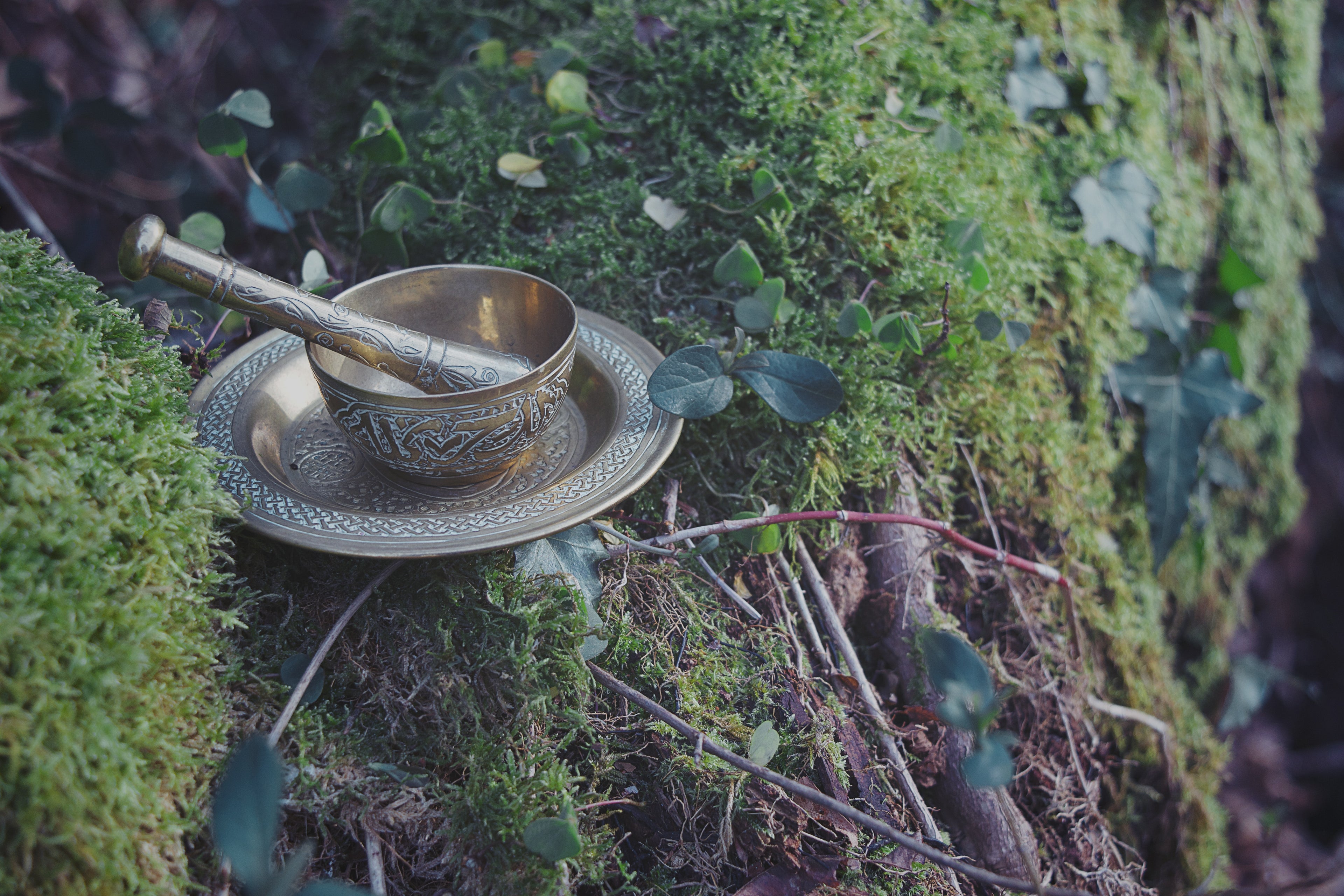 Persian Engraved Bronze Ritual Mortar & Pestle – Palm-Sized Mystical Relic