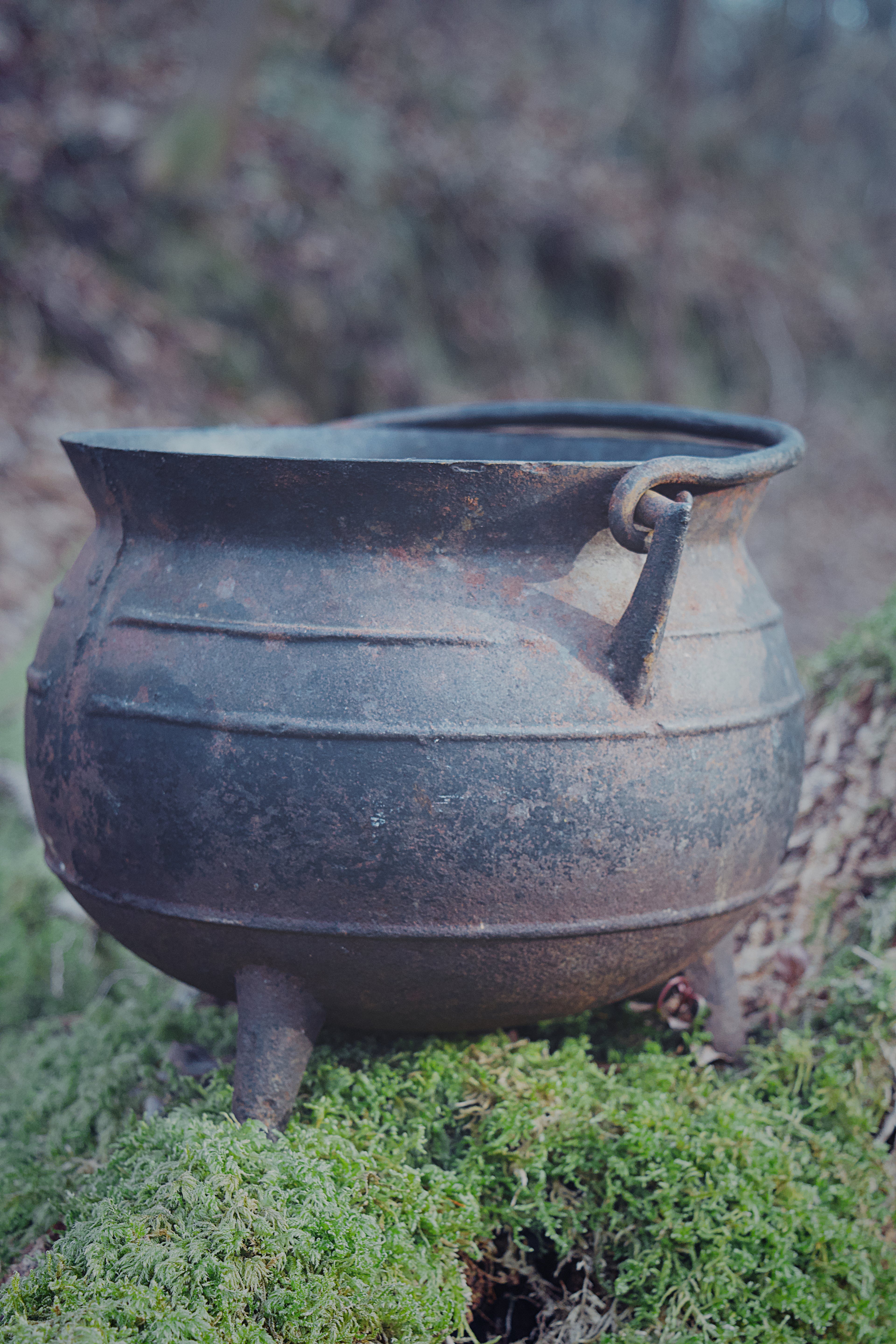 Substantial Cast Iron Witch’s Cauldron — Timeless Pot-Belly Silhouette with Three Legs & Swing Handle