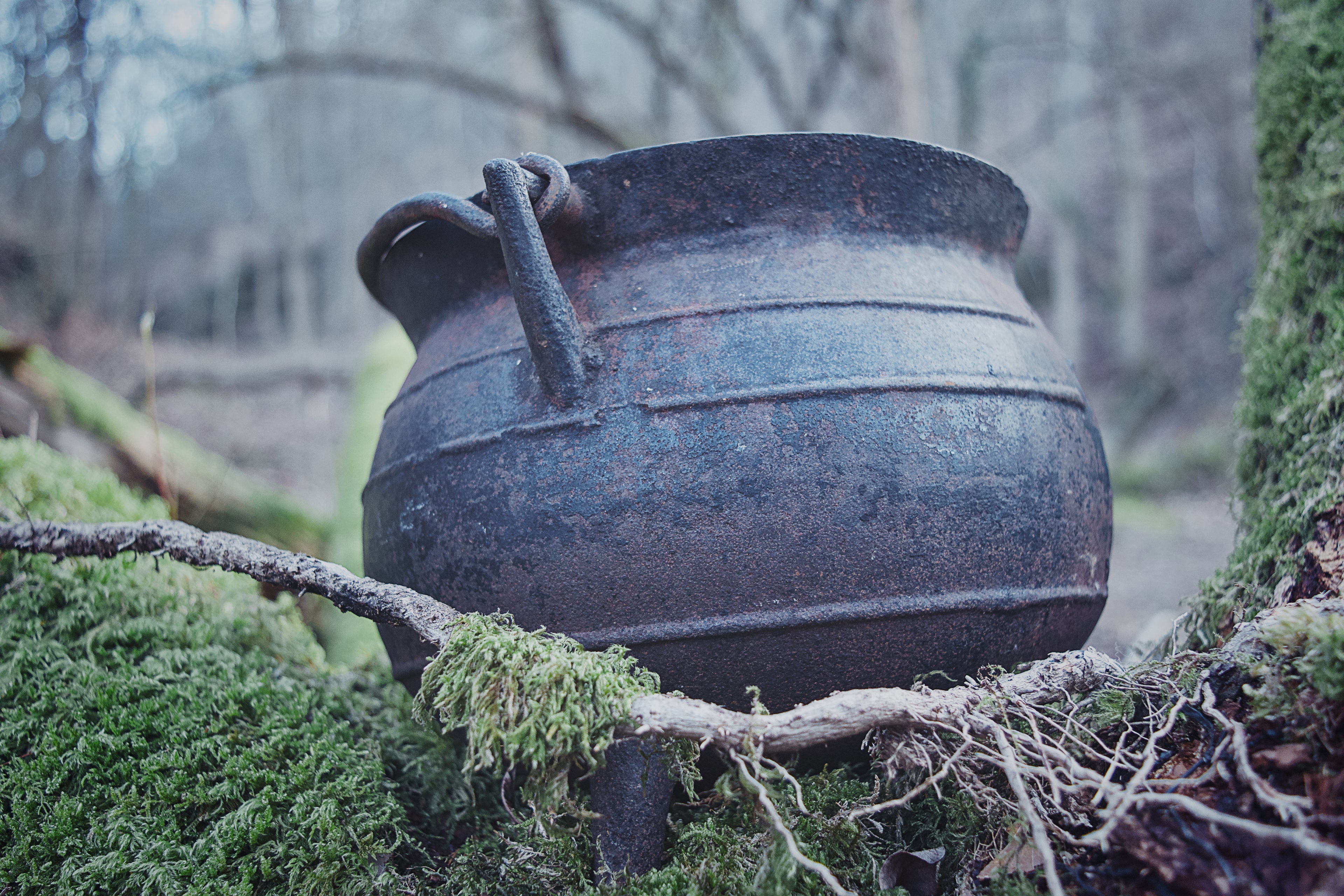 Substantial Cast Iron Witch’s Cauldron — Timeless Pot-Belly Silhouette with Three Legs & Swing Handle