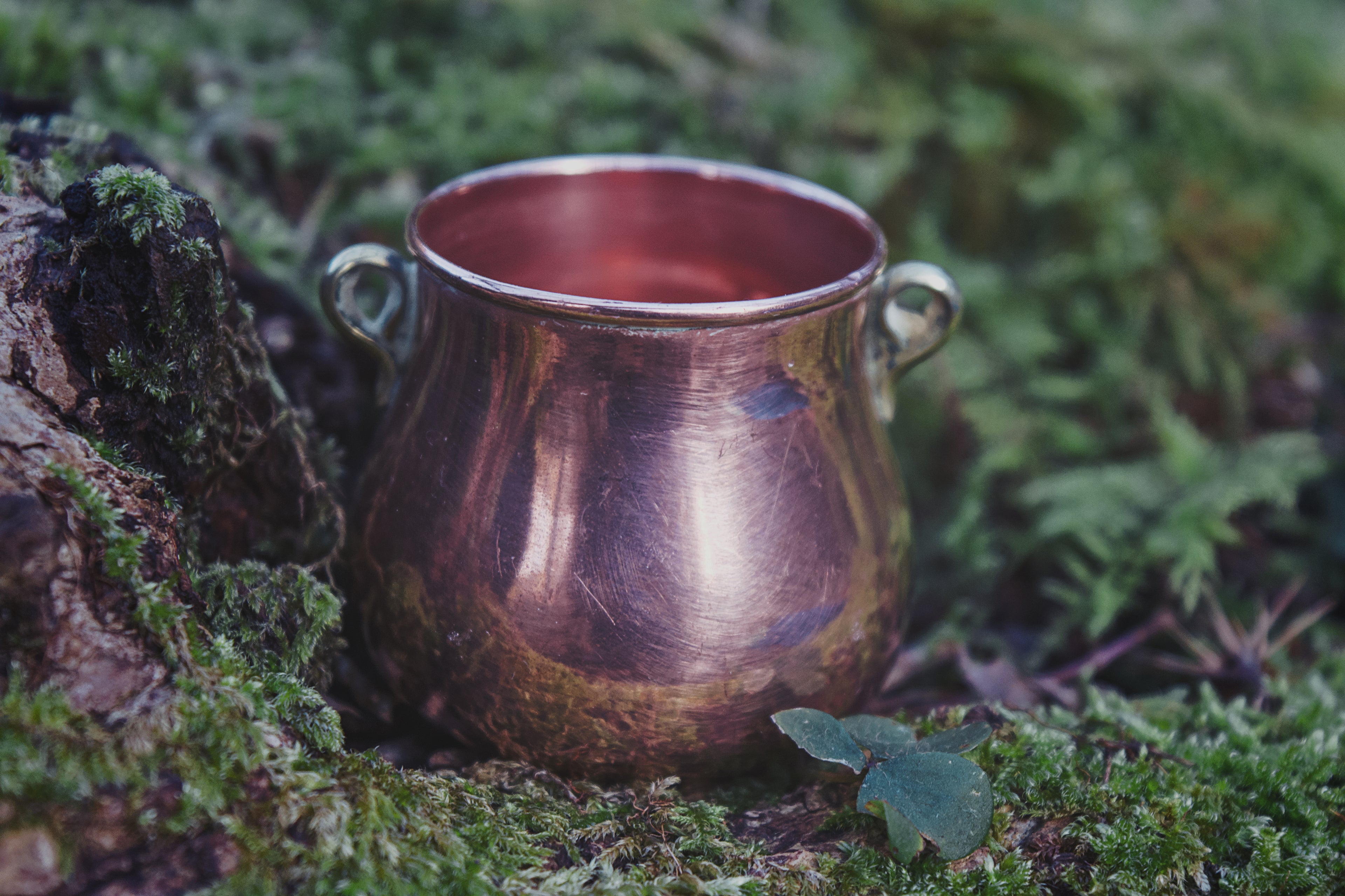 Tiny Faerie Copper Cauldron — Pocket-sized Potion Pot with Curved Belly & Bronze Handles