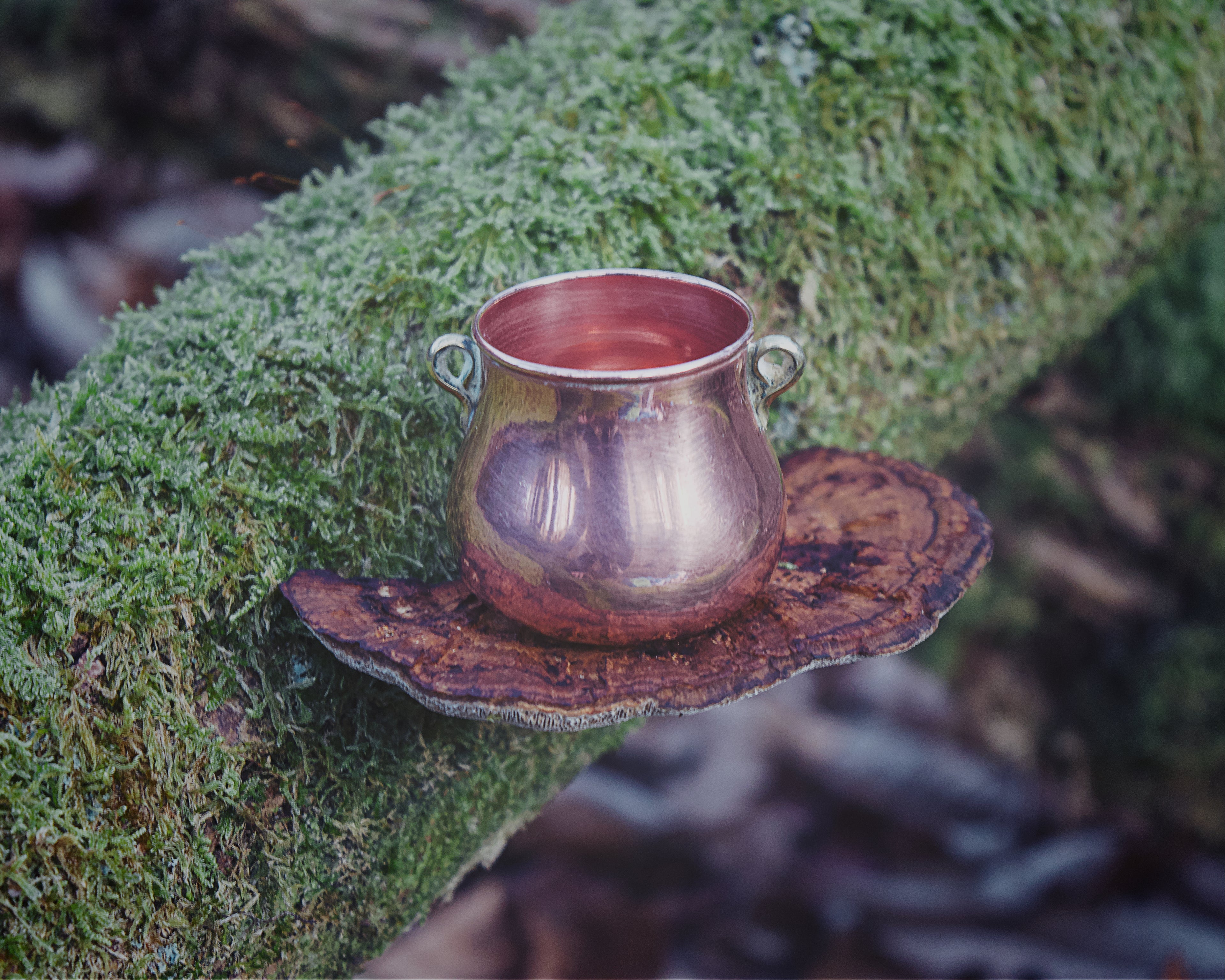 Tiny Faerie Copper Cauldron — Pocket-sized Potion Pot with Curved Belly & Bronze Handles