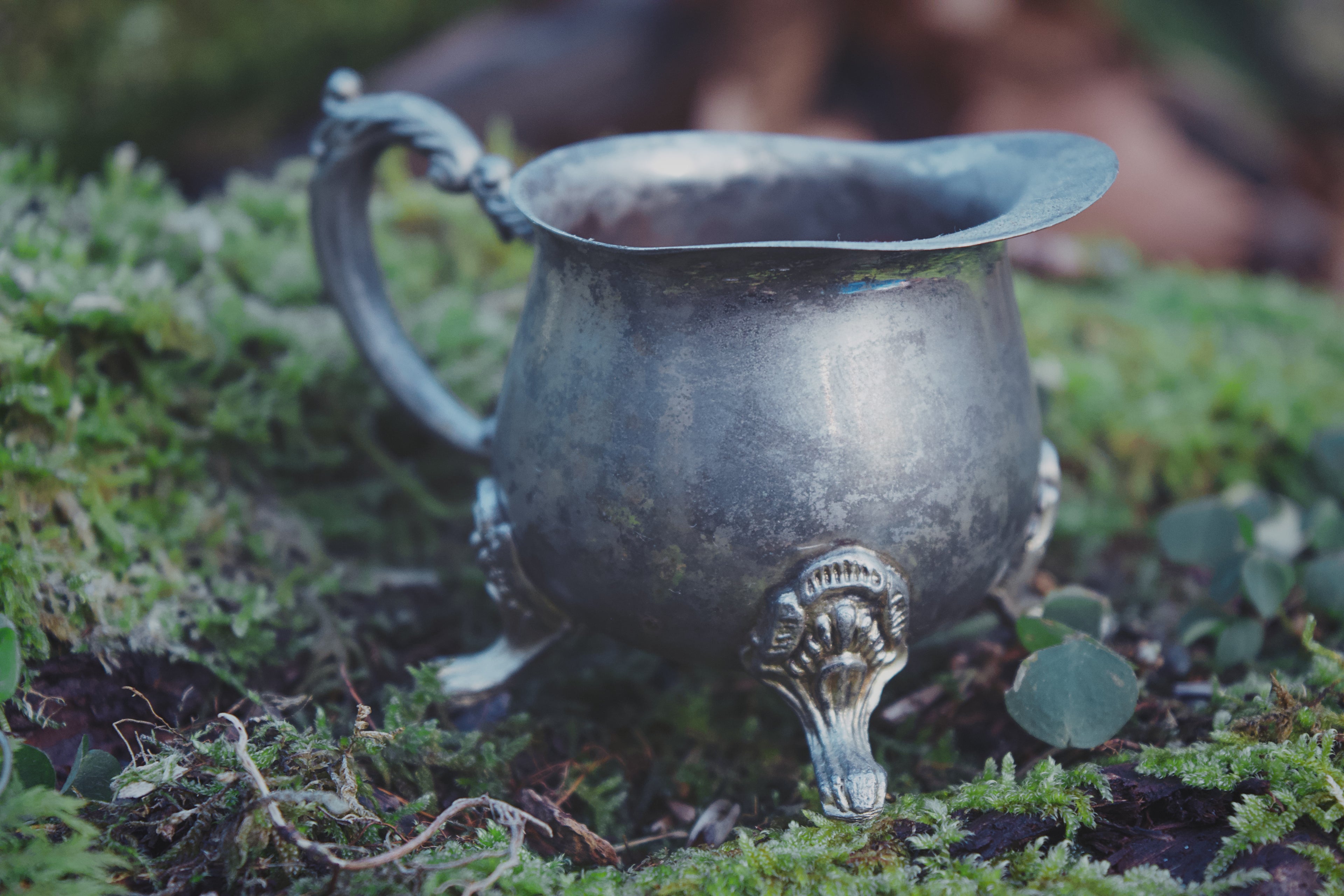 Whimsical Clawed Creamer – Tiny Curio of Enchanted Charm