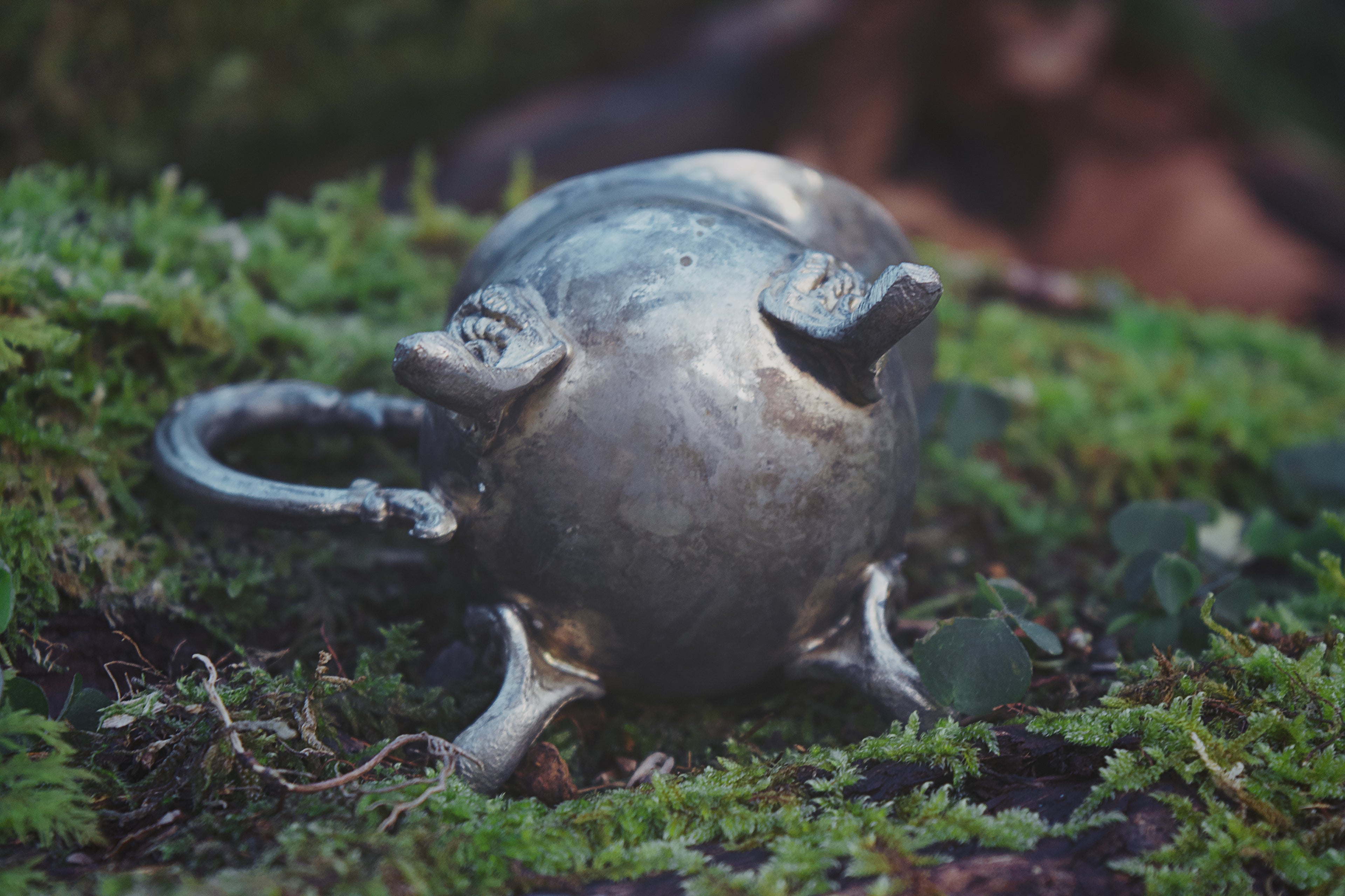 Whimsical Clawed Creamer – Tiny Curio of Enchanted Charm