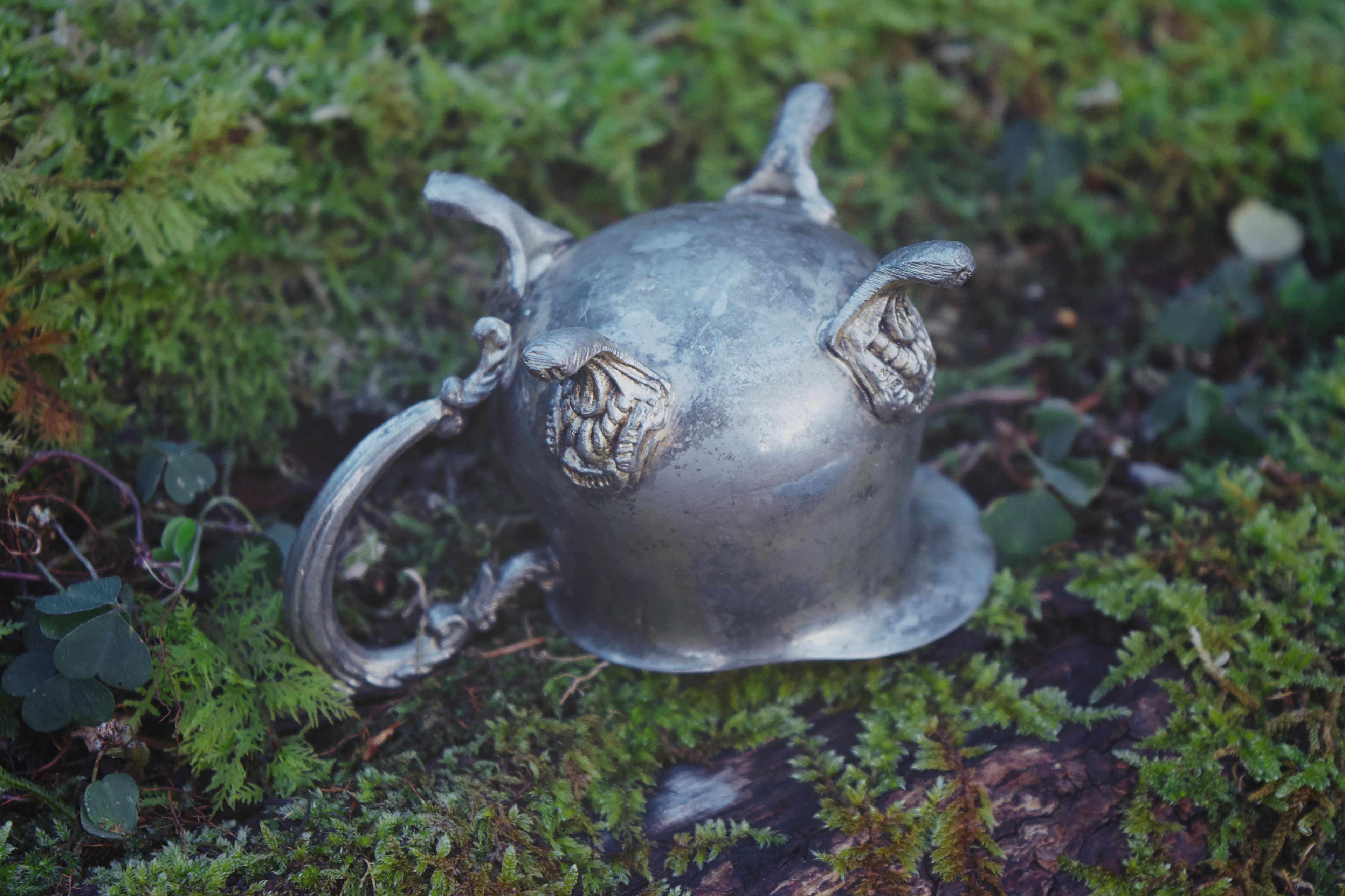 Whimsical Clawed Creamer – Tiny Curio of Enchanted Charm