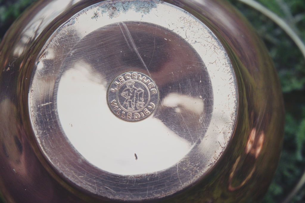 Compact Copper Cauldron — Iconic Pot-Bellied Form with Brass Finial Lid