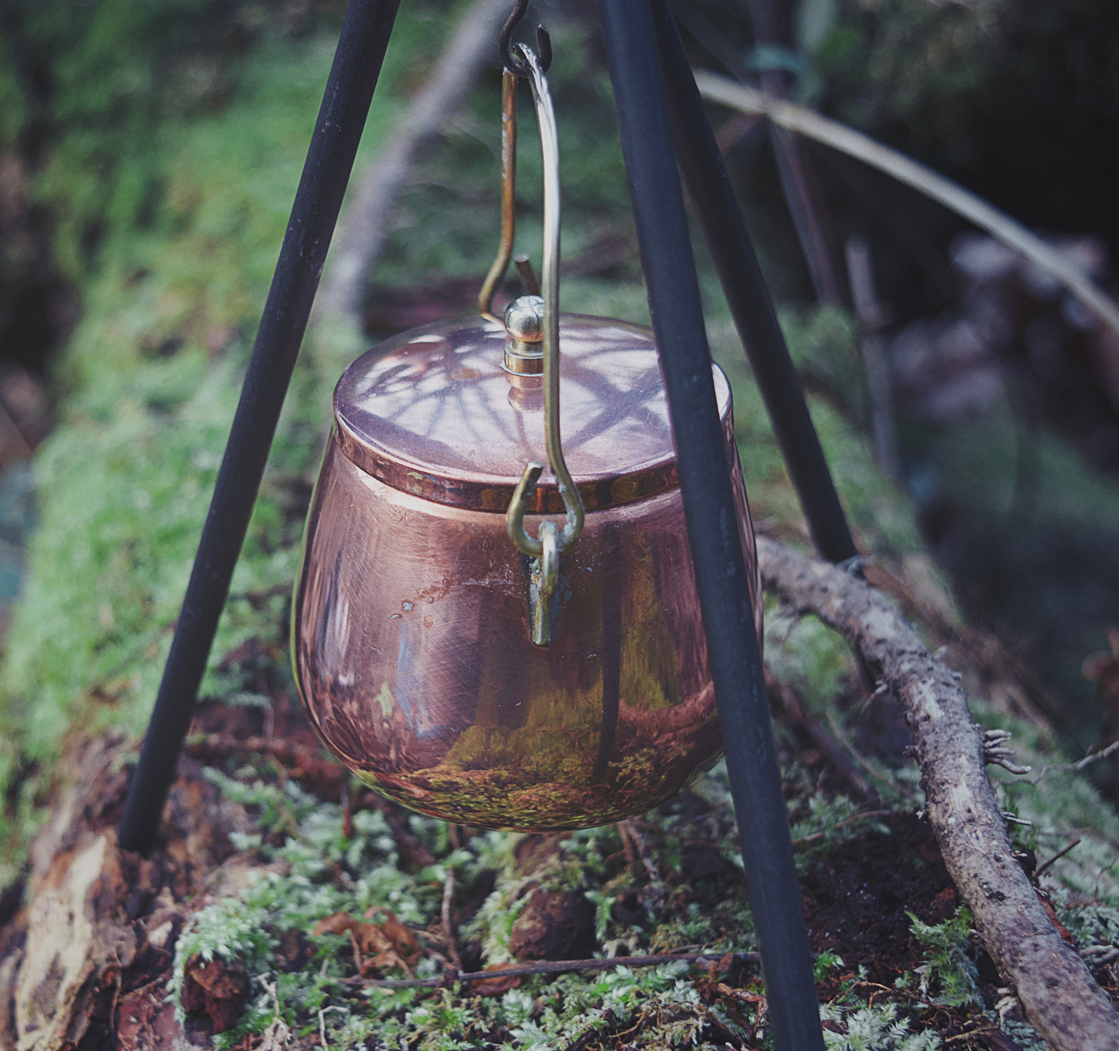 Compact Copper Hanging Cauldron with Brass Knob Lid & Black Iron Tripod — Villedieu Lineage