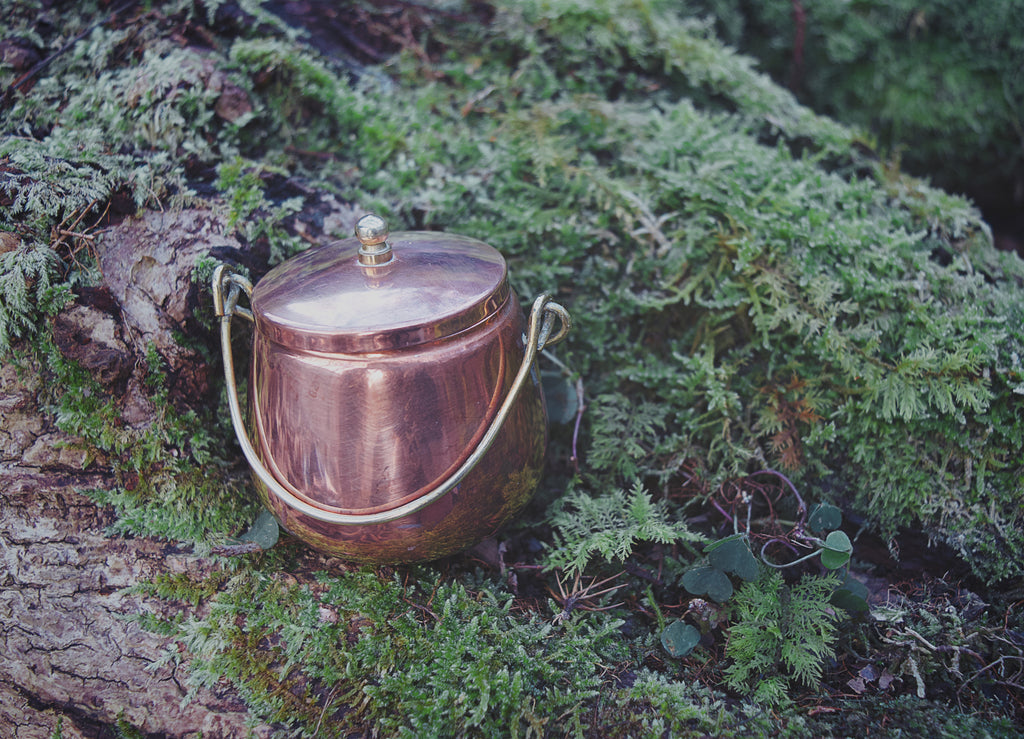Compact Copper Hanging Cauldron with Brass Knob Lid & Black Iron Tripod — Villedieu Lineage