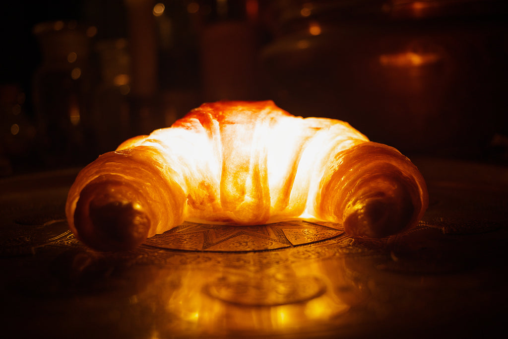 ✨🥐🌙 Lunula Crescens Croissant Lamp PRESALE 🌙🥐✨