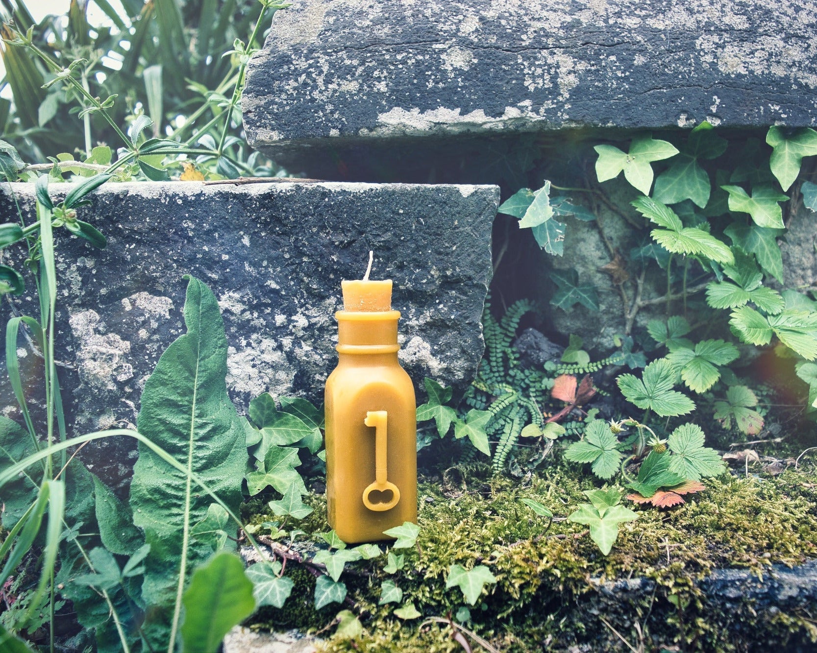 Medium Honeyjar with Skeleton Key