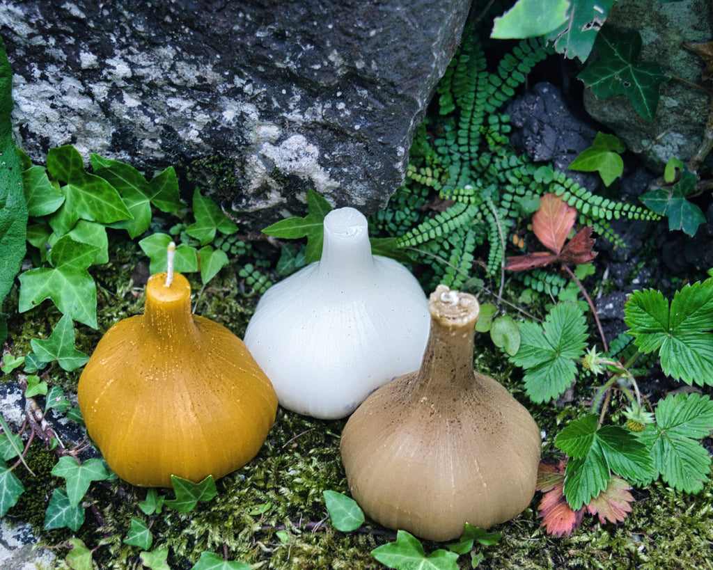 Hekate's Garlic Bulb Candle